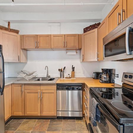 The Haus On Mirror Lake Lake Placid Chambre photo