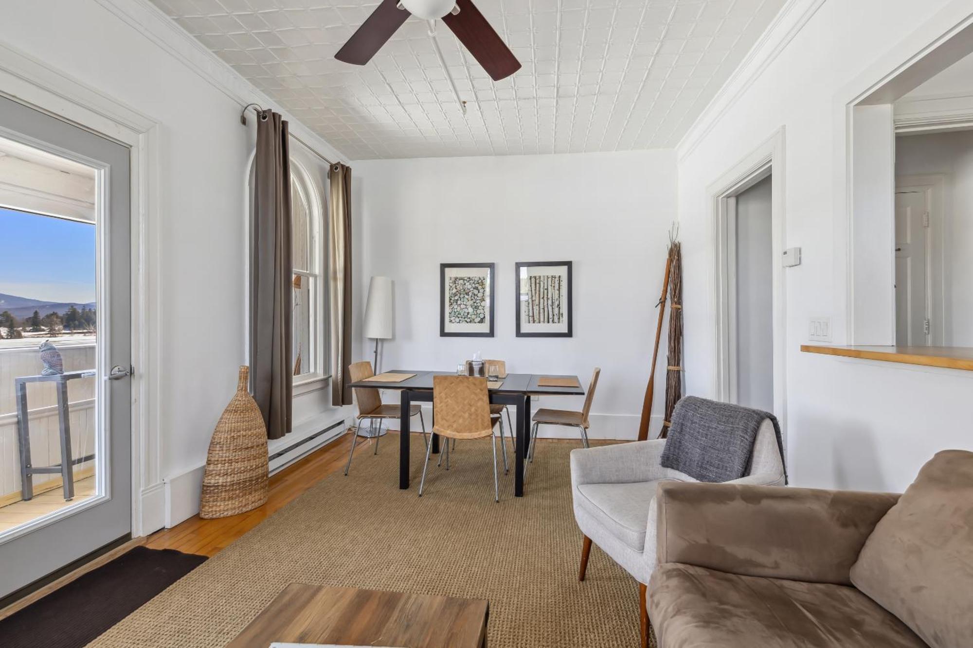 The Haus On Mirror Lake Lake Placid Chambre photo