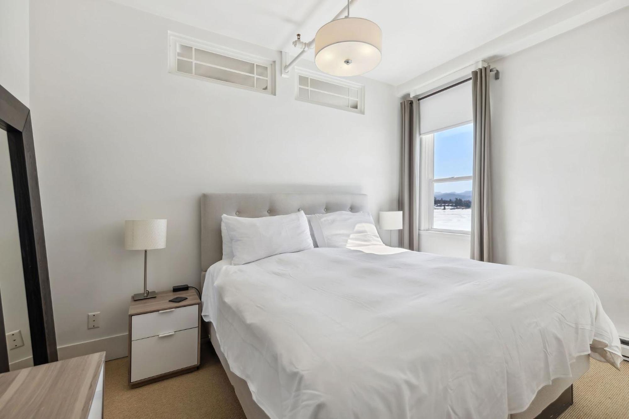 The Haus On Mirror Lake Lake Placid Chambre photo