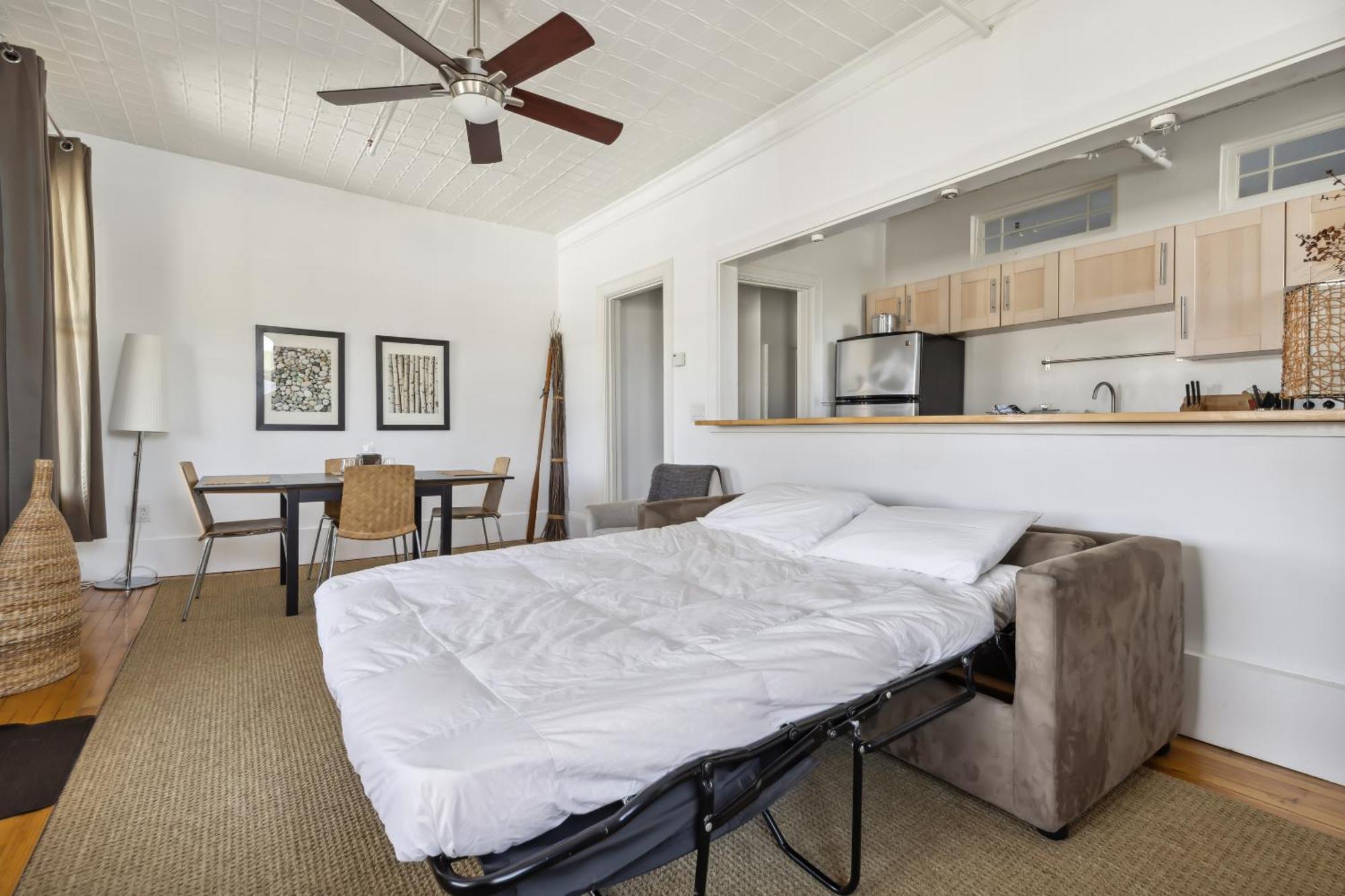 The Haus On Mirror Lake Lake Placid Chambre photo