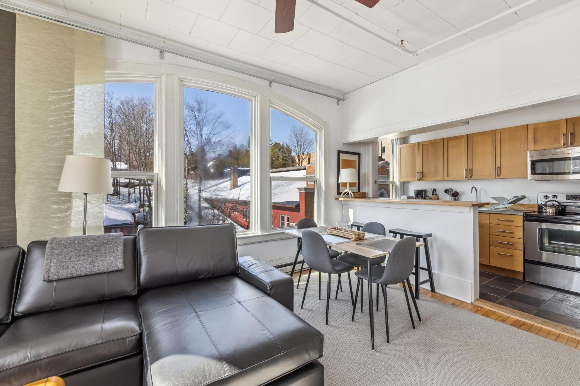 The Haus On Mirror Lake Lake Placid Chambre photo