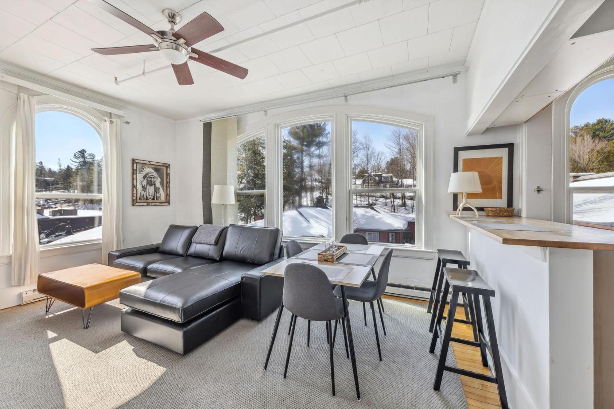 The Haus On Mirror Lake Lake Placid Chambre photo
