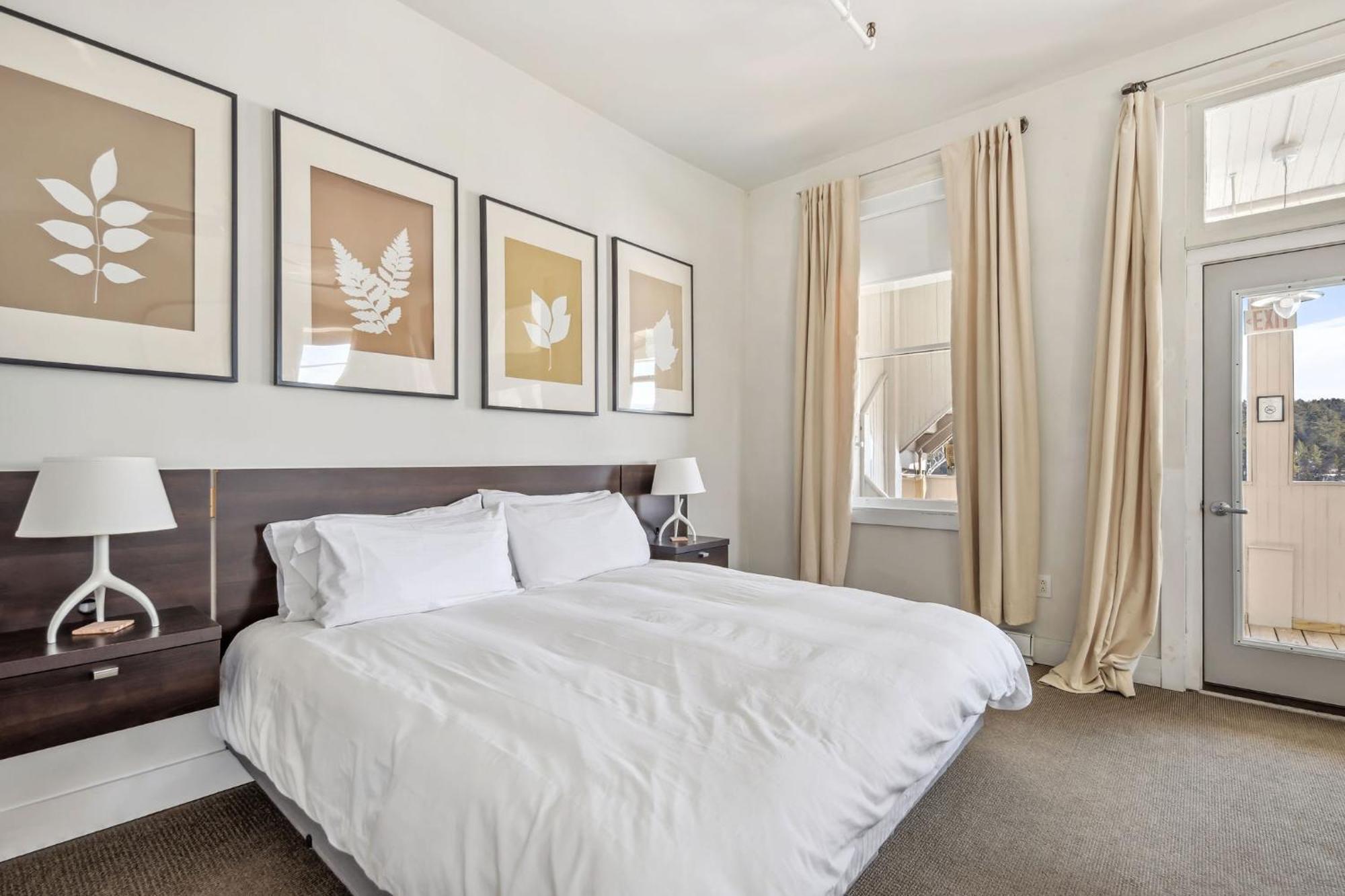 The Haus On Mirror Lake Lake Placid Chambre photo