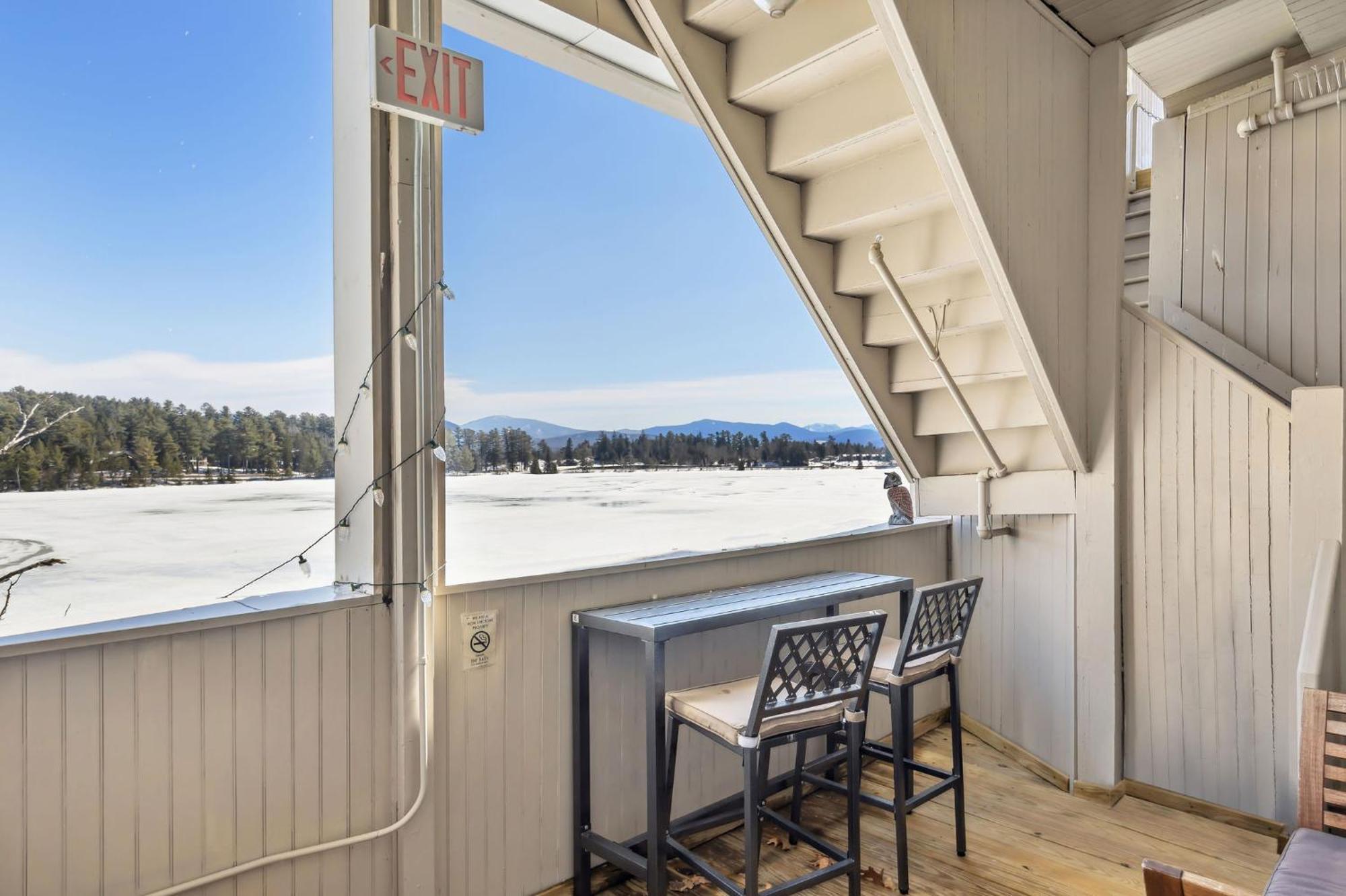 The Haus On Mirror Lake Lake Placid Chambre photo