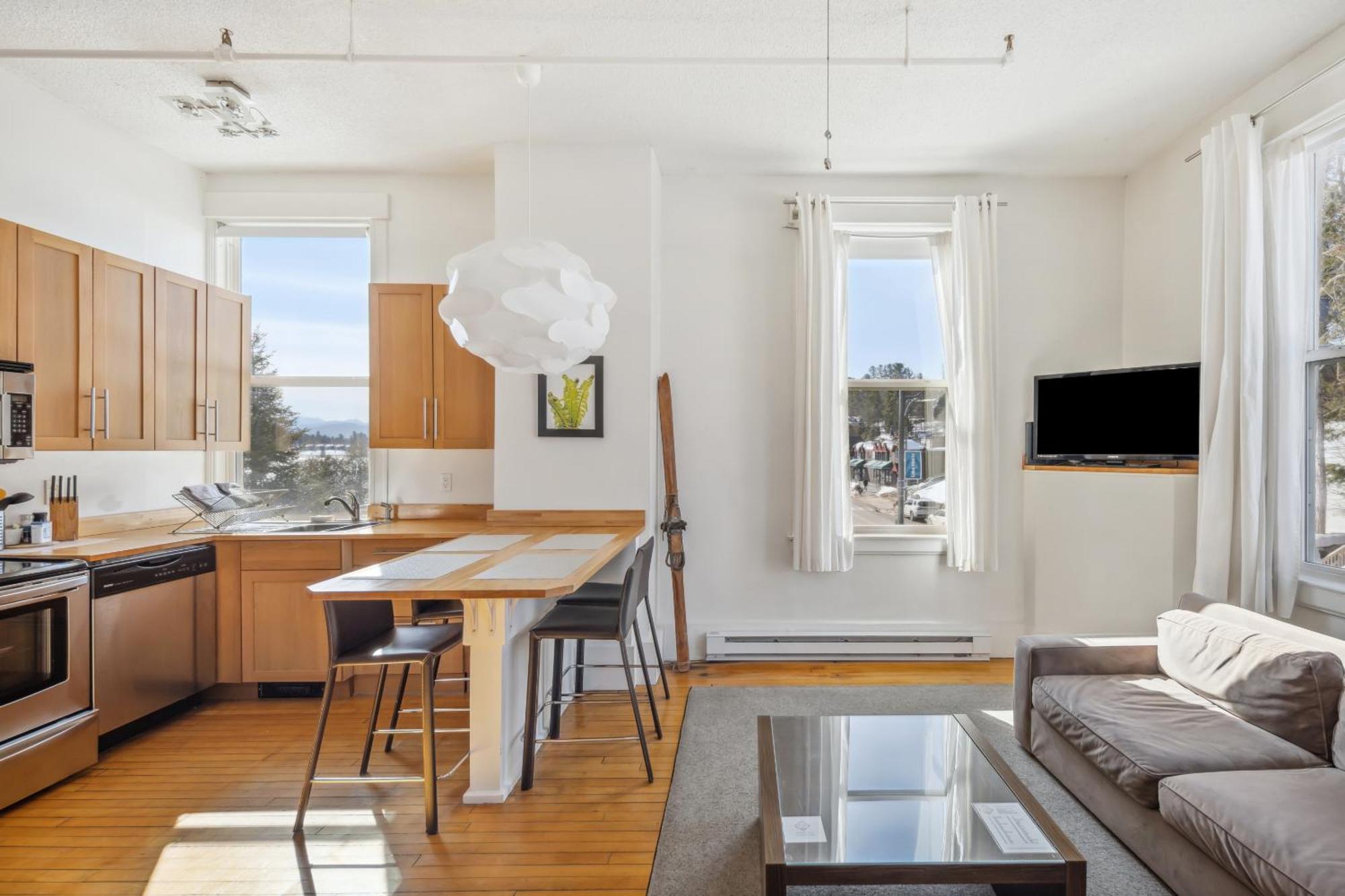 The Haus On Mirror Lake Lake Placid Chambre photo